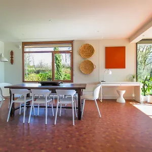  Villa Oak Windows & Wood